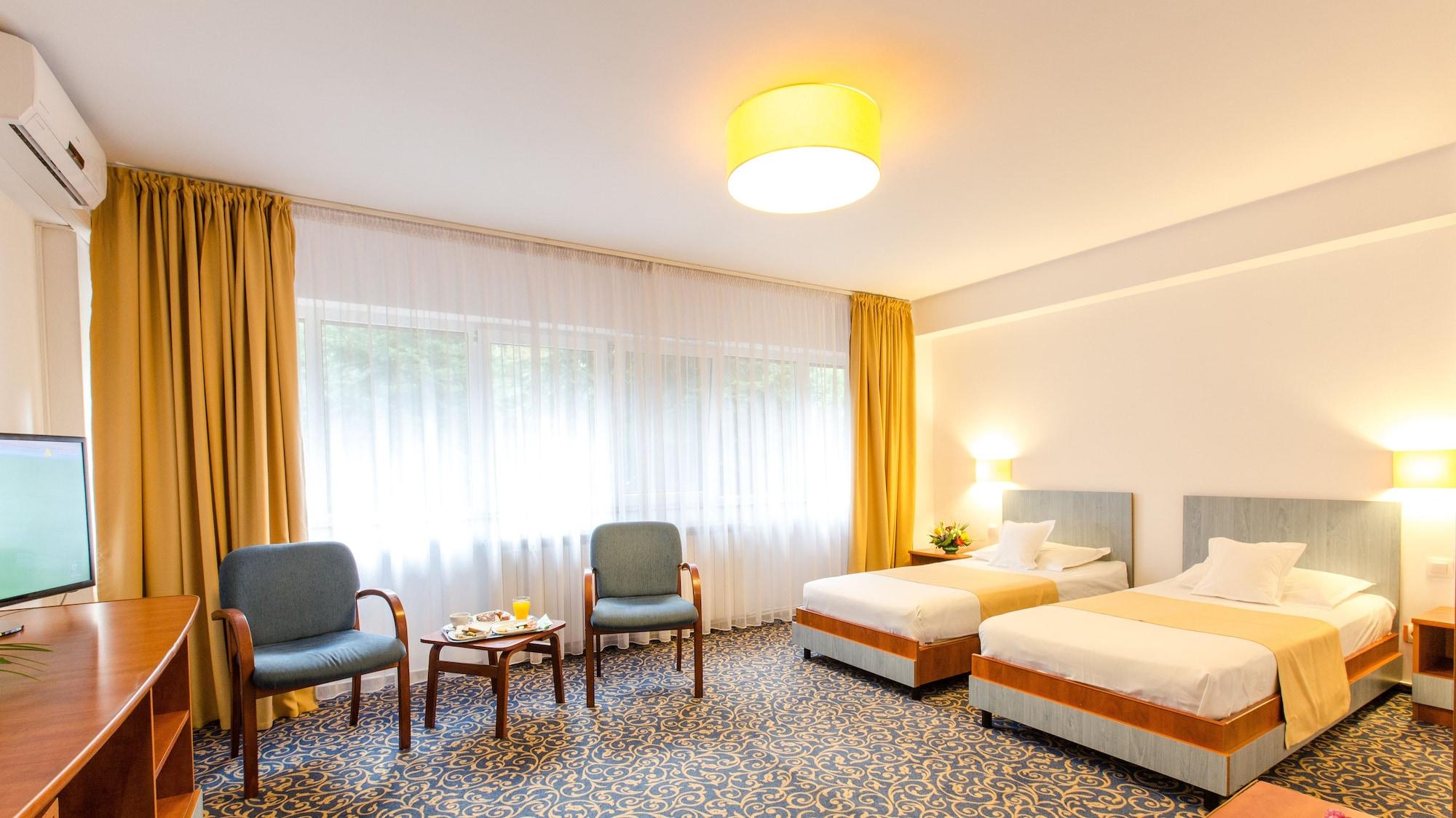 Hotel Herastrau Бухарест Экстерьер фото
