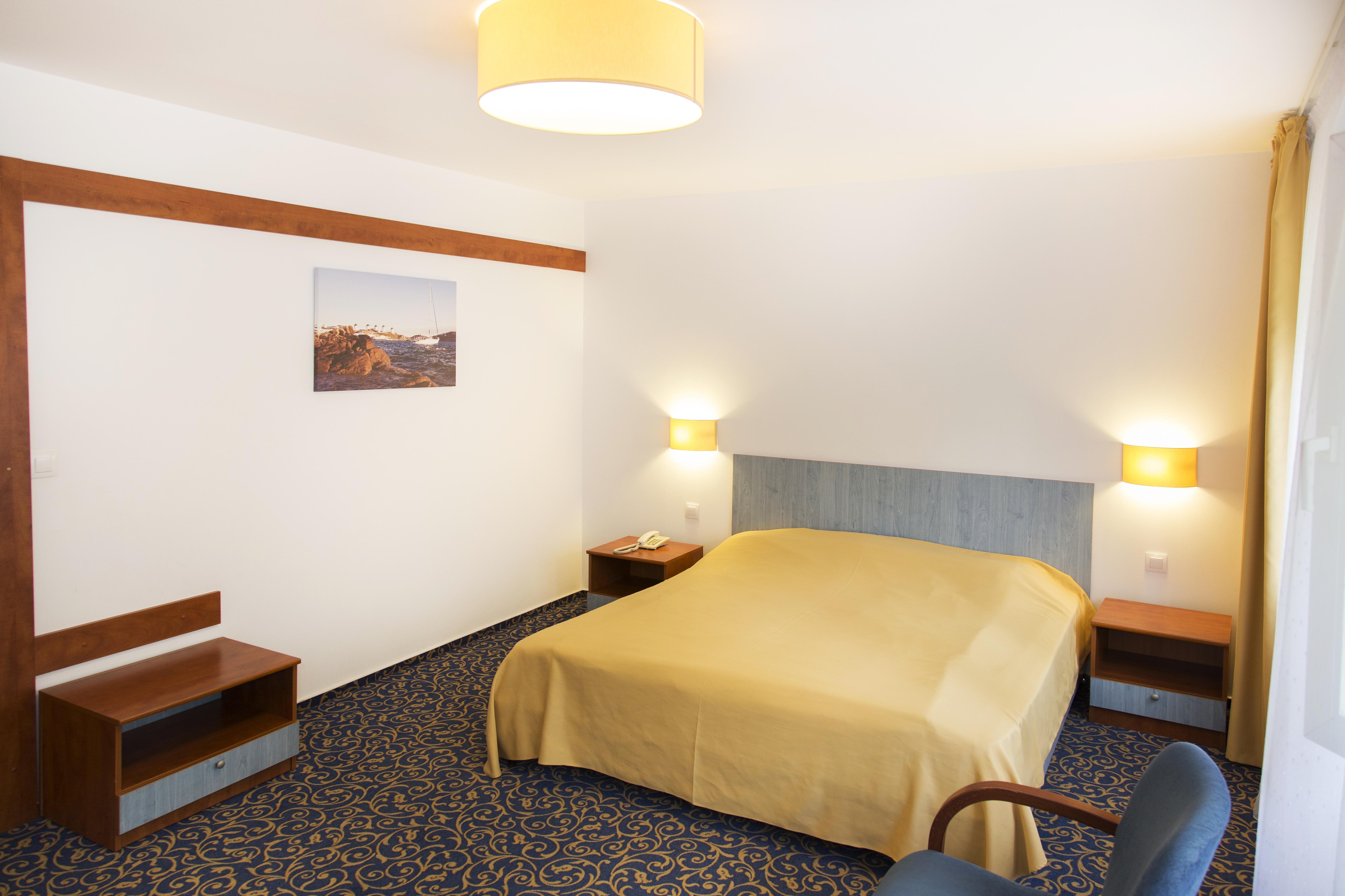 Hotel Herastrau Бухарест Экстерьер фото