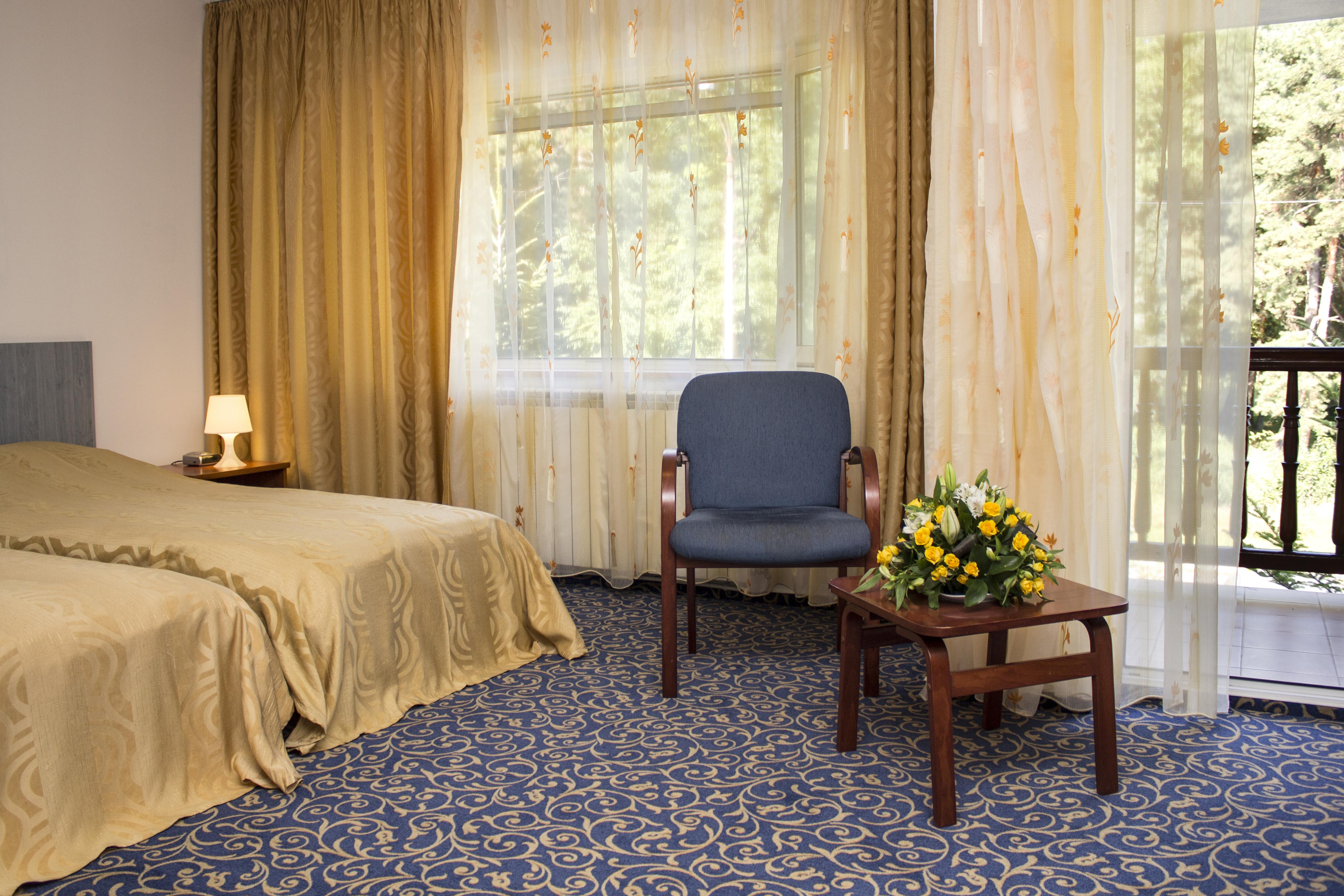 Hotel Herastrau Бухарест Экстерьер фото