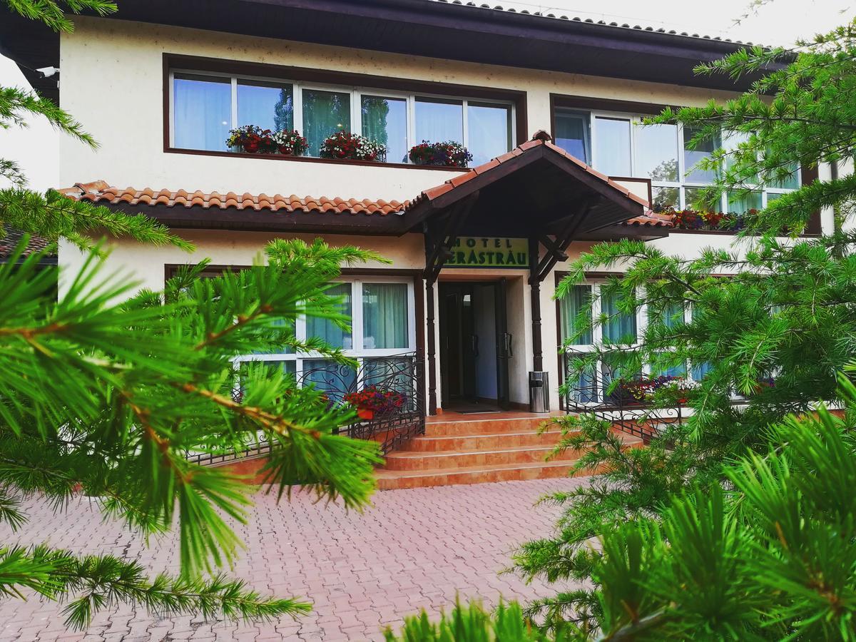 Hotel Herastrau Бухарест Экстерьер фото