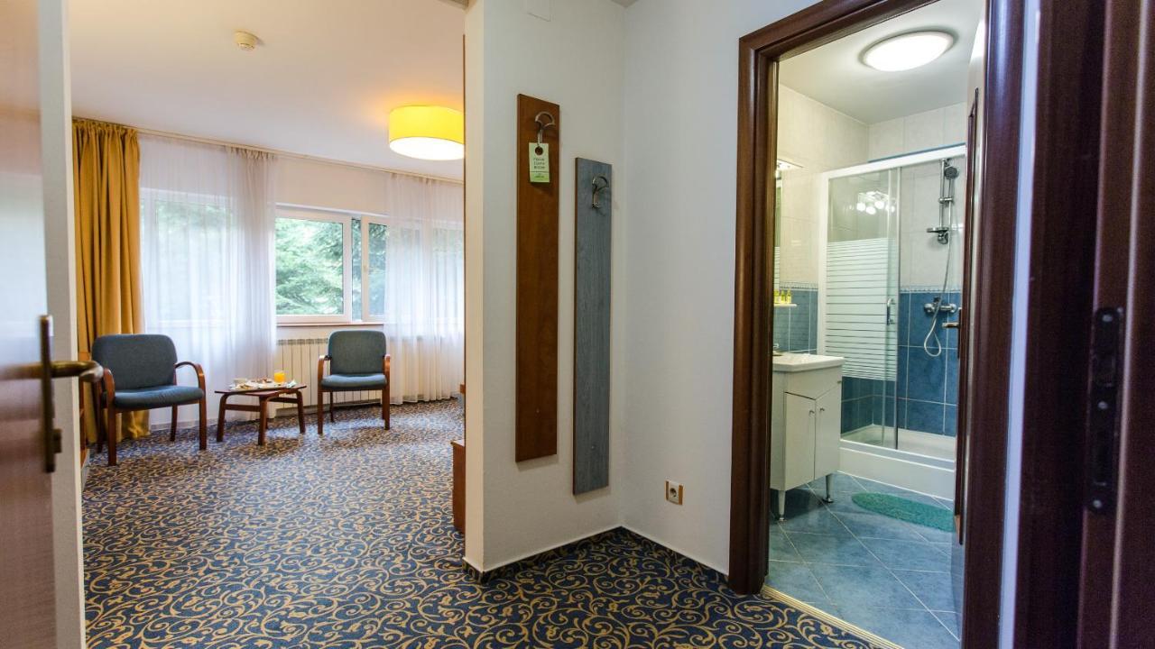 Hotel Herastrau Бухарест Экстерьер фото